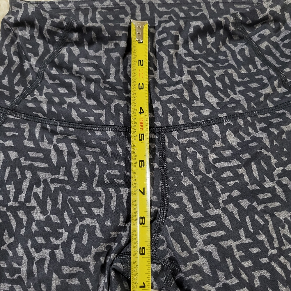 Lululemon Geometric Print Pocket Zipper Leggings Size 4 - Picture 9 of 14